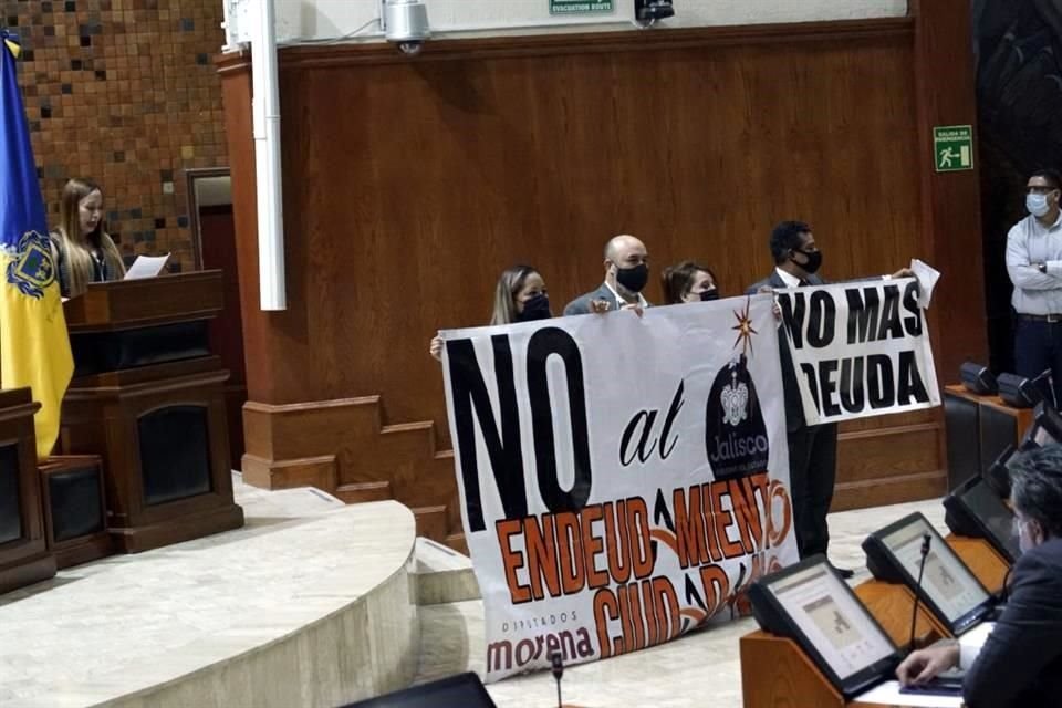 El 22 de mayo de 2020, con el voto en contra de diputados de Oposición, el Congreso de Jalisco, liderado por MC, avaló la deuda de 6 mil 200 millones de pesos que pidió Alfaro.