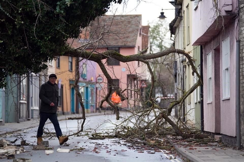 Eunice provocó una inusual alerta 'roja' en el sur de Inglaterra.