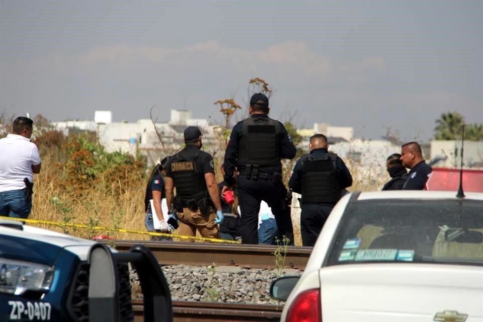 La mujer estaba entre la maleza, cruzando los rieles y en una zona cercana a la Avenida del Tule.
