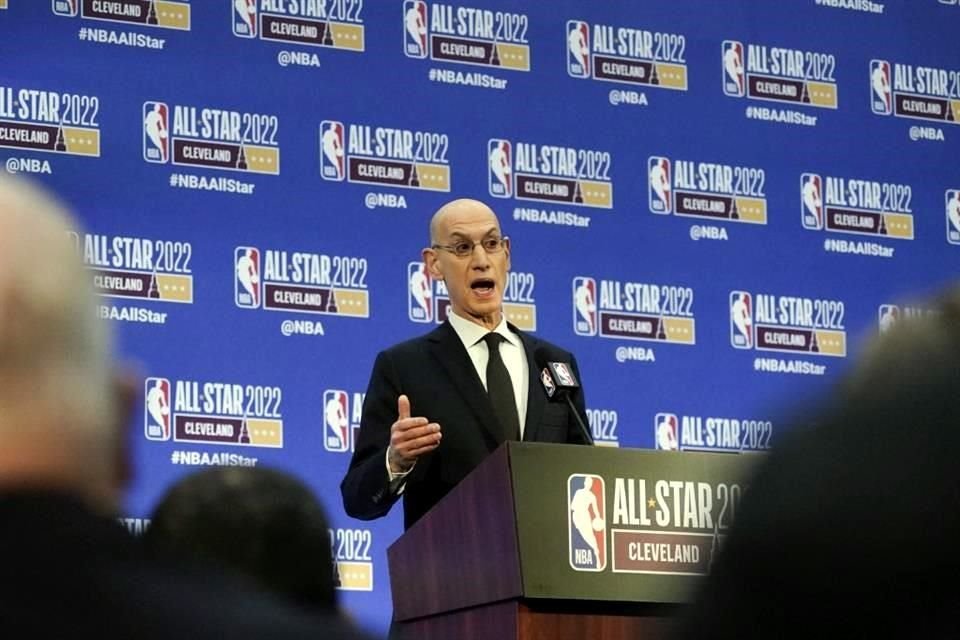 Adam Silver confía pronto volver a la completa normalidad.