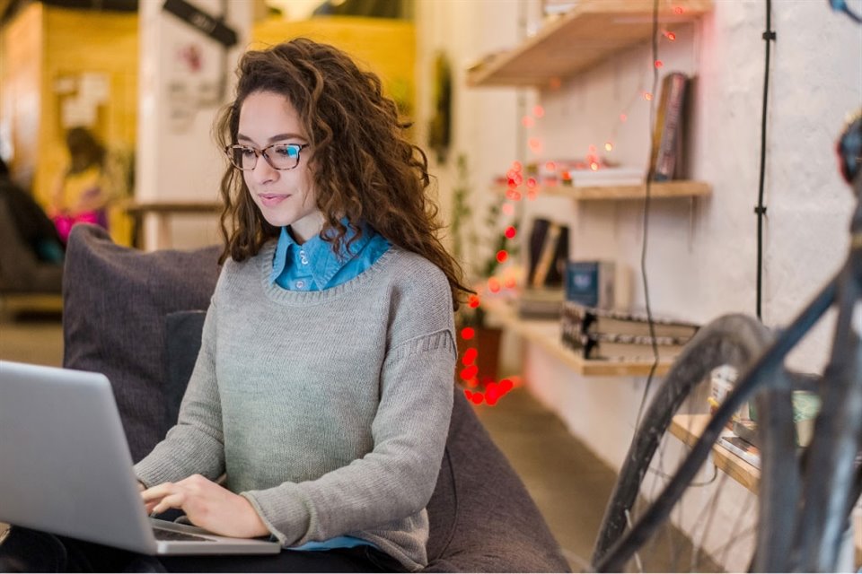 Con el trabajo remoto, los jóvenes pueden perjudicar su vida profesional al perderse la experiencia de la oficina.