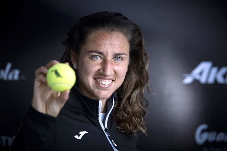Aunque es la actual campeona del Abierto AKRON de Zapopan, Sara Sorribes prefiere mantener un perfil bajo, alejada de los reflectores.