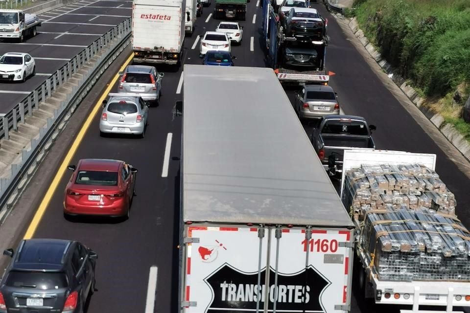 Actualmente la restricción para que los tráileres circulen en los ingresos carreteros es de 6:00 a 9:00 horas.