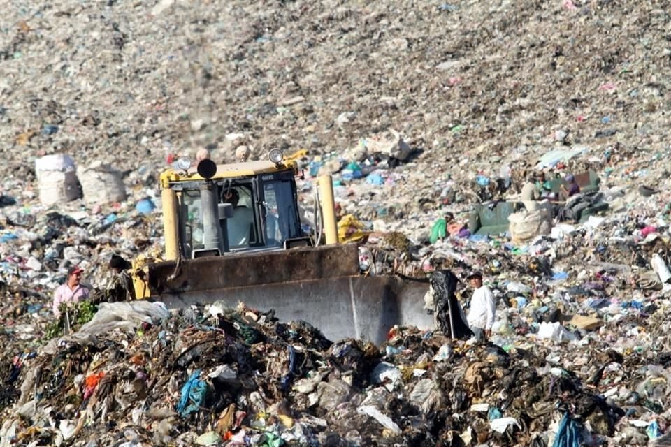 La vida útil de la celda cinco del relleno sanitario Picachos, en Zapopan, está por terminar, y aún no habilitan dos secciones más anunciadas el año pasado.