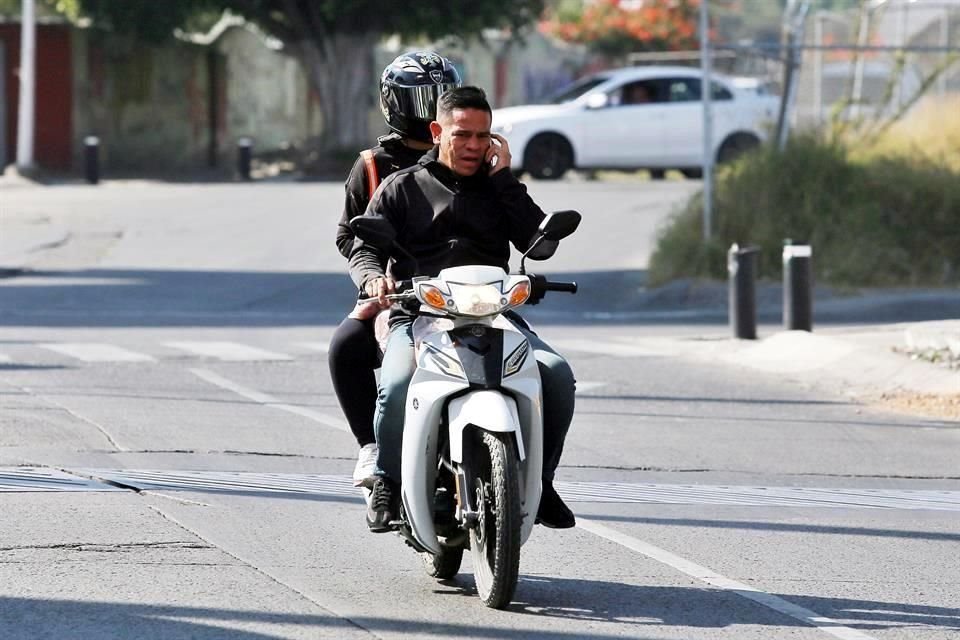 El regidor de Guadalajara, Luis Cisneros, presentará una propuesta con la que pretenden prohibir el ingreso de motocicletas con dos personas en el Centro, Chapultepec, Providencia y Andador Alcalde.