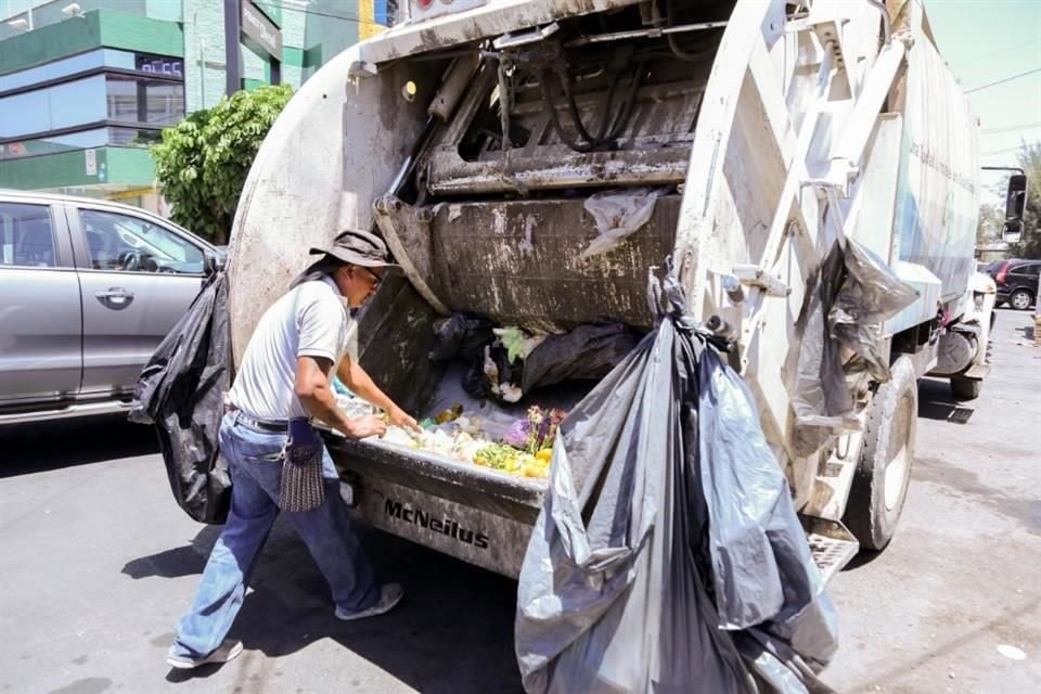 Los vecinos de cotos privados en Zapopan deben firmar contratos con el Municipio para estos otros servicios.