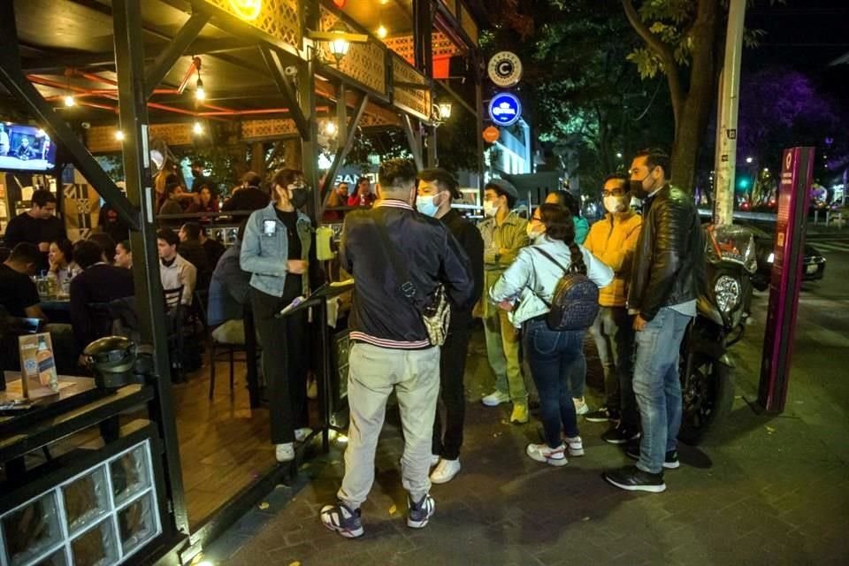 Seguirán solicitando certificado de vacunación para ingresar a algunos negocios.
