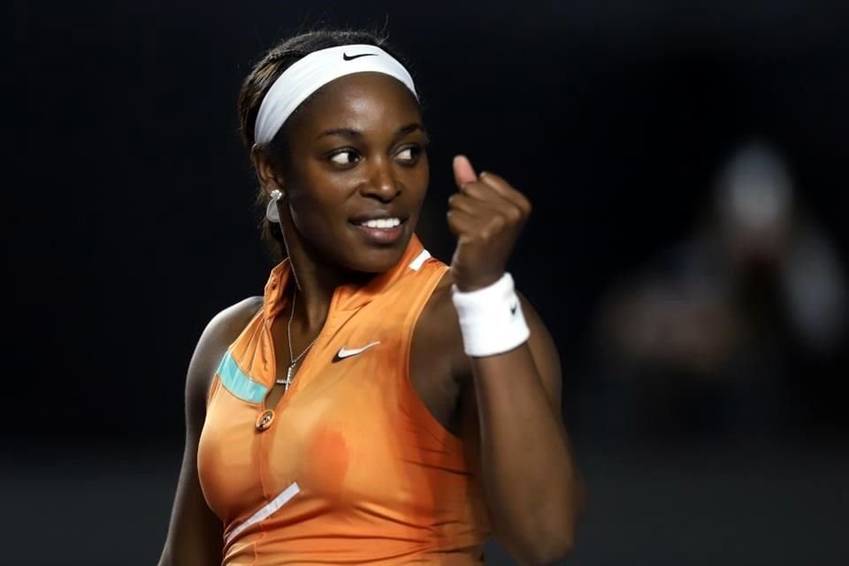 La estadounidense Sloane Stephens abrirá la cartelera de semifinales esta tarde, ante la rusa Anna Kalinskaya.