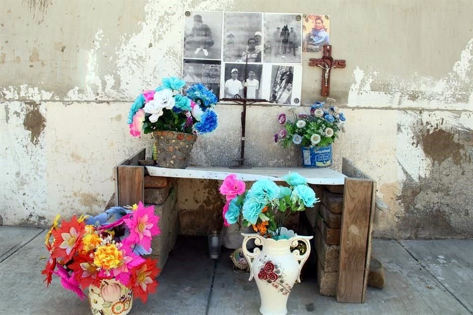 Hoy se cumple un año del multihomicidio en la Colonia La Jauja; en el lugar pusieron un pequeño altar.