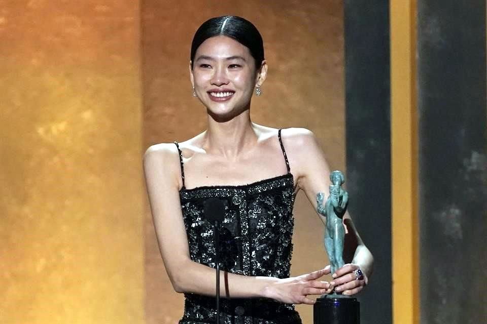 La edición 2022 de los SAG Awards comenzó con un mensaje de paz para las víctimas del conflicto bélico entre Ucrania y Rusia. Jung Ho-yeon (en foto), de 'El Juego del Calamar', ganó una estatuilla.