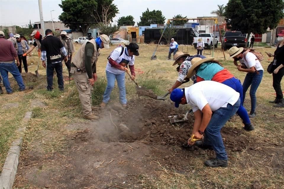 Más de 60 bolsas con restos humanos son parte de los resultados de seis días de búsqueda en Tlajomulco.