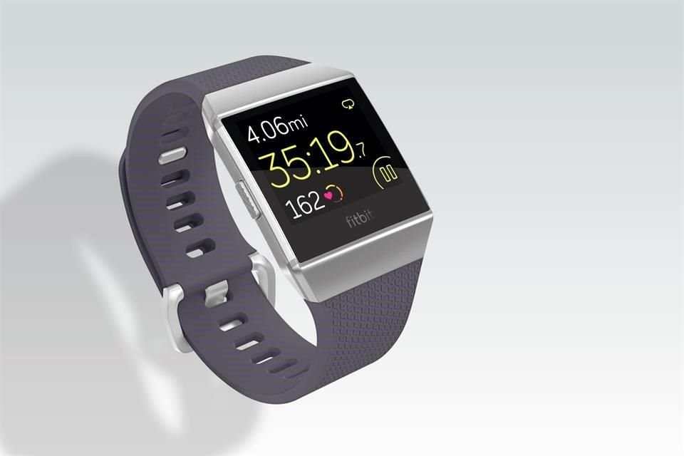 Fitbit informó que existe el riesgo de que la batería de iones de litio de su smartwatch Ionic se sobrecaliente y pueda producir quemaduras.