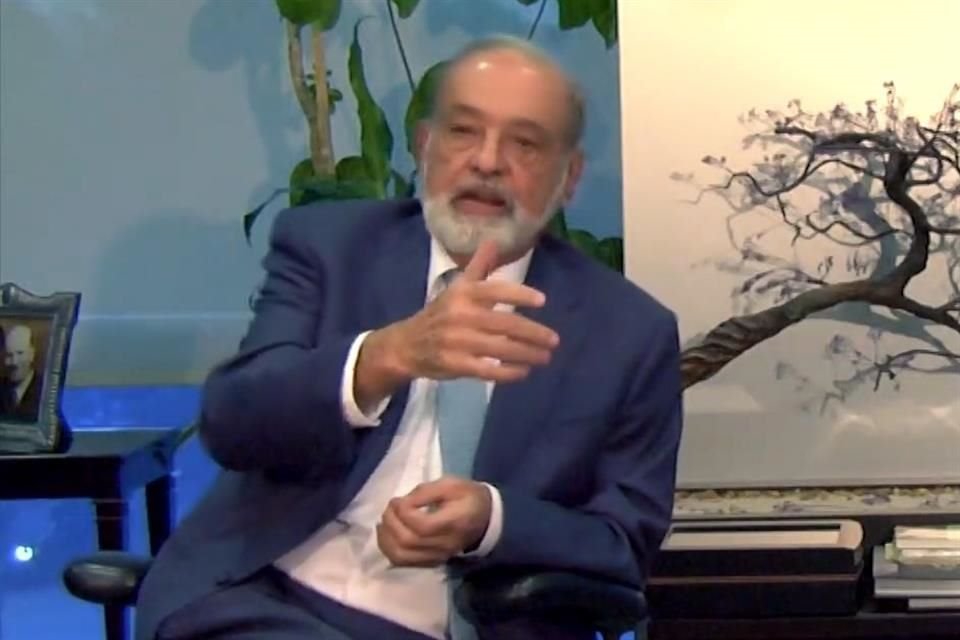 El empresario Carlos Slim y su familia compraron acciones de la refinería en 2020.