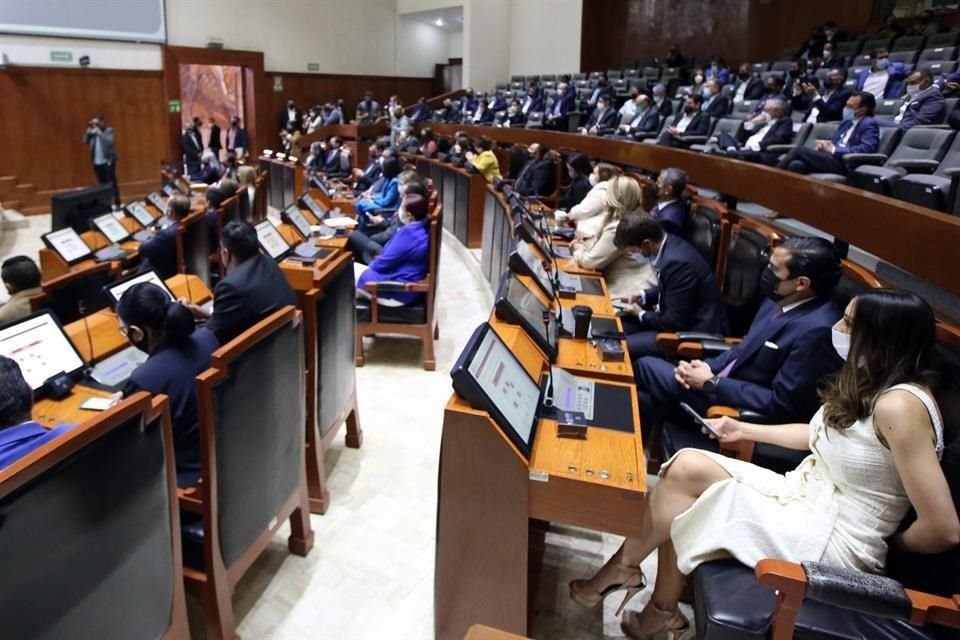Al menos 16 supernumerarios ya adquirieron un puesto permanente en el Congreso de Jalisco.