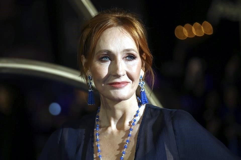 La escritora J.K. Rowling, creadora de la saga de libros de Harry Potter, prometió igualar la cantidad de donaciones para ayudar a niños huérfanos en Ucrania.