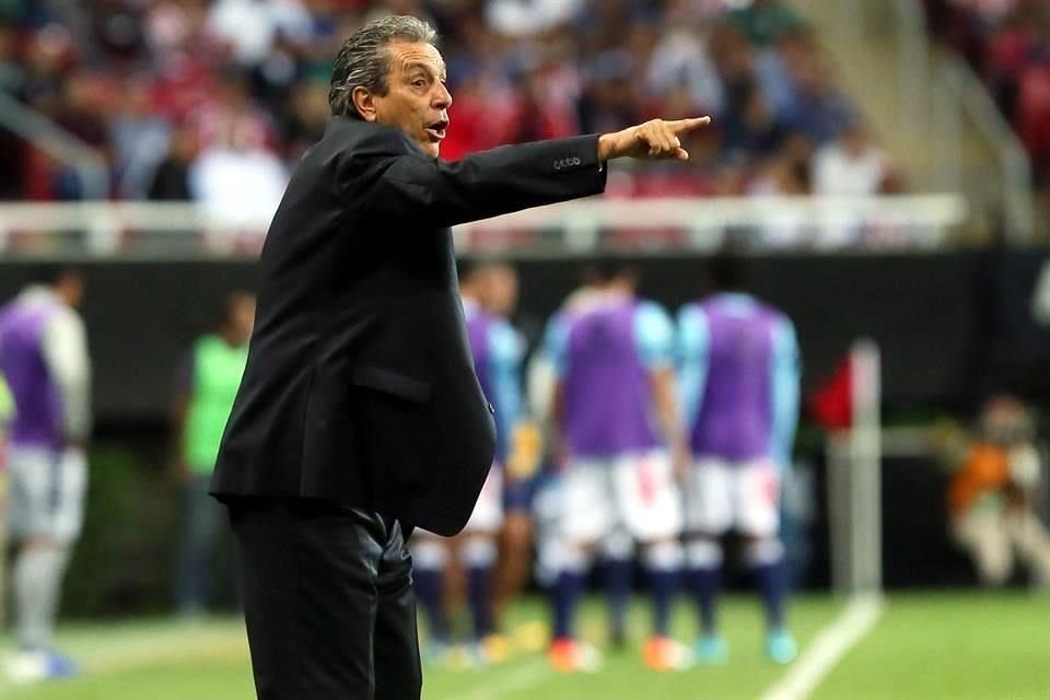 El ex DT de Chivas, Tomás Boy, está delicado de salud.