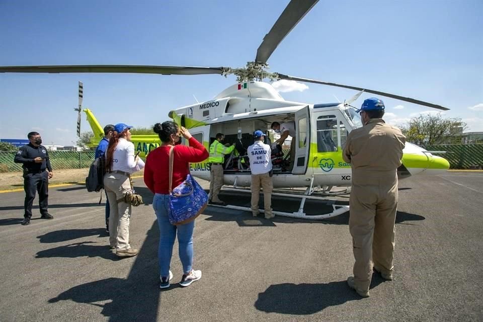 Tres de los aficionados de Atlas que resultaron heridos en Querétaro, fueron trasladados a Guadalajara, dos de ellos con el helicóptero del Estado de Jalisco.