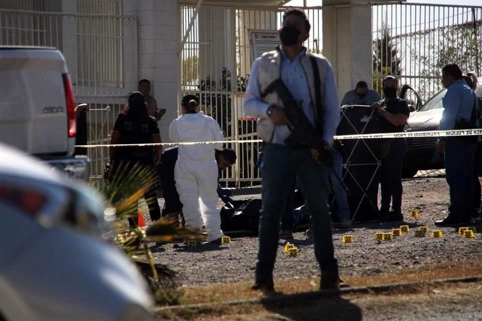 A la hora de la salida de un colegio, en la Colonia La Providencia, en Tonalá, un Ministerio Público de la Fiscalía fue asesinado a balazos.