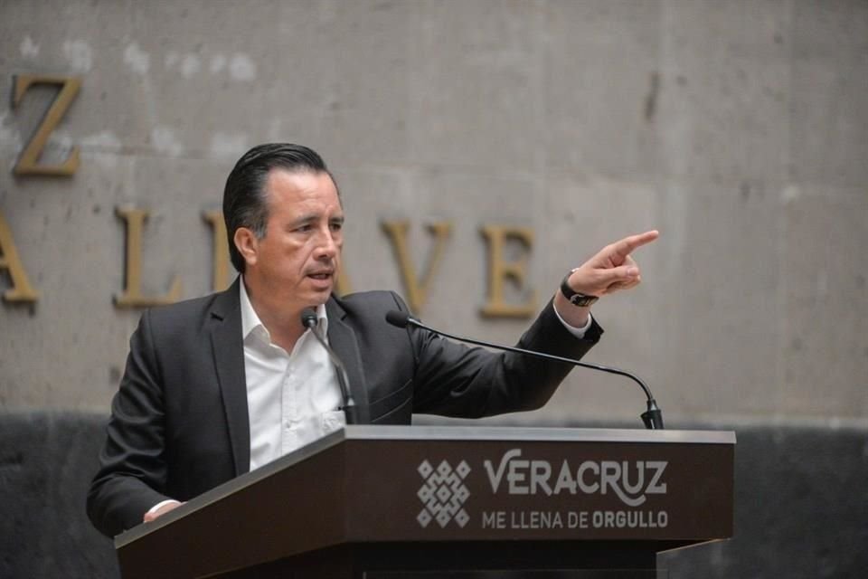 Cuitláhuac García, ex Gobernador de Veracruz, ocupará la dirección del Centro Nacional de Control del Gas Natural, anunció ayer Sheinbaum.