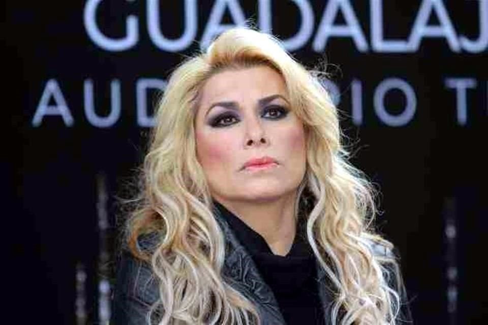 Luego de que Sasha Sokol reveló que vivió abuso por parte de Luis de Llano cuando ella tenía 14 años y él 39, la cantante Dulce le externó su apoyo.