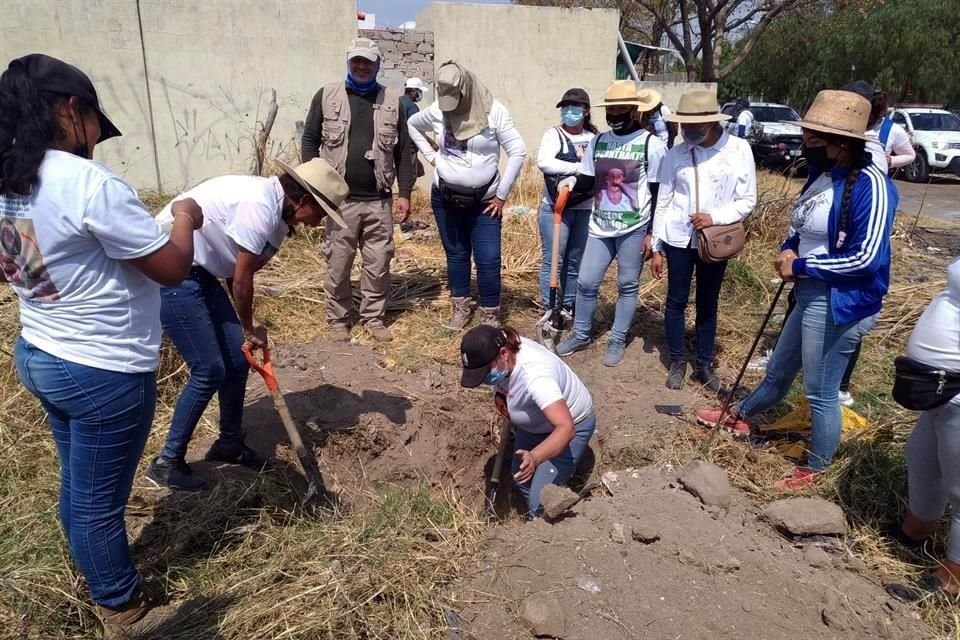 Activistas localizaron fosas clandestinas en Tlajomulco durante febrero de 2022.