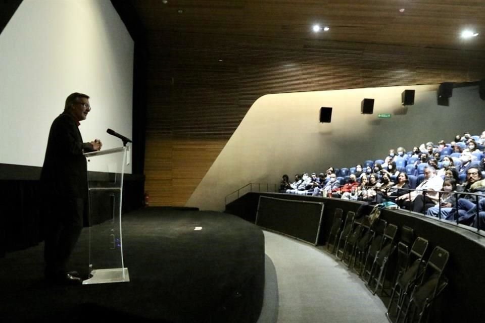 Aspecto de la presentación del documental de John Ackerman, en la Cineteca Nacional.