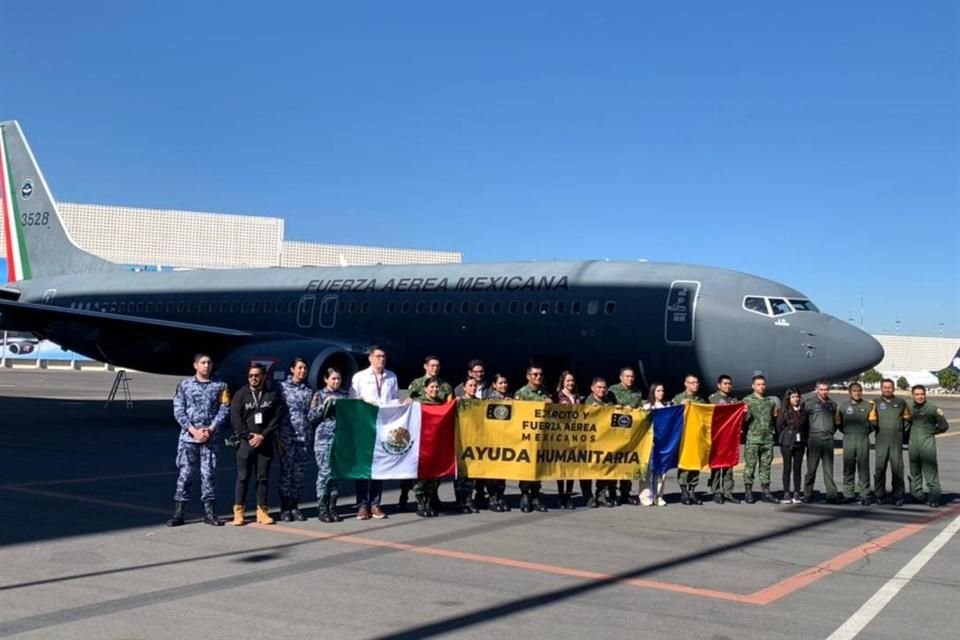 El avión lleva ayuda humanitaria.