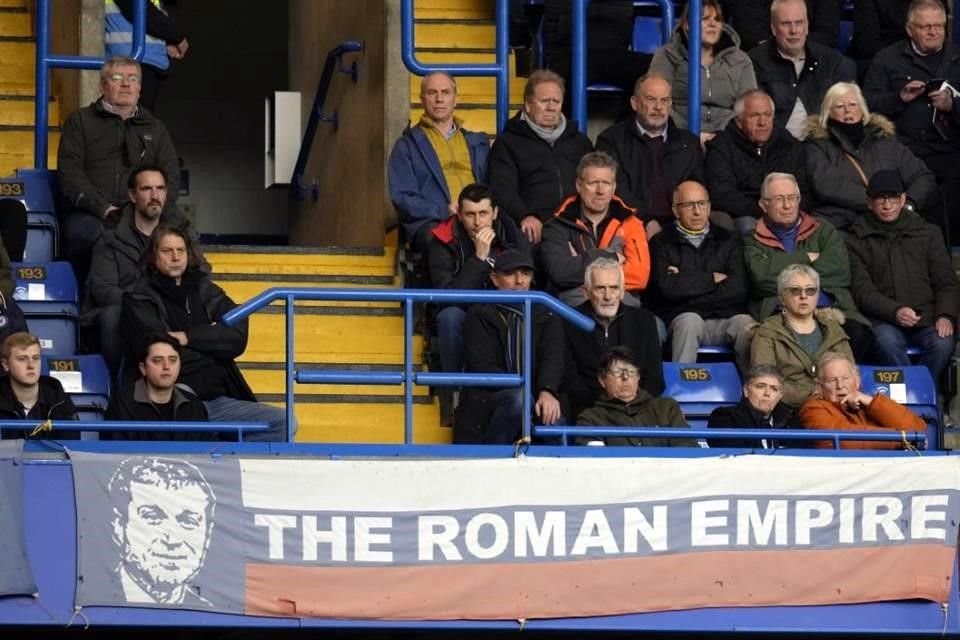 La afición del Chelsea ha coreado el nombre de Roman Abramovich en los últimos partidos.