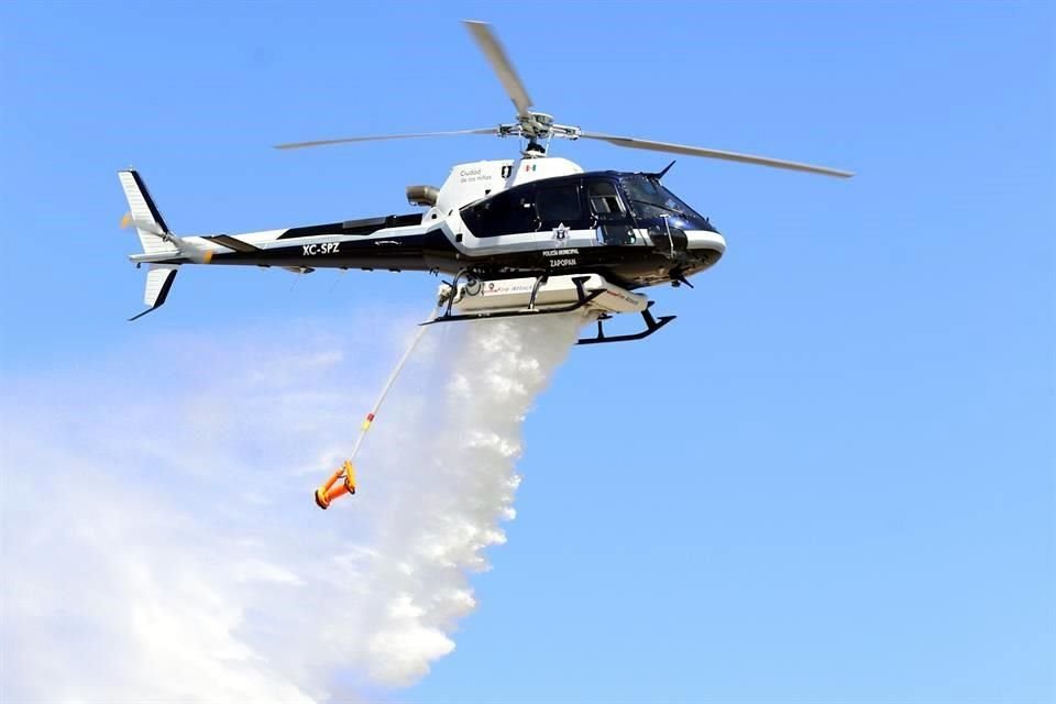 Durante la presentación se exhibieron los 8 helicópteros de los que dispone Jalisco para combatir incendios.