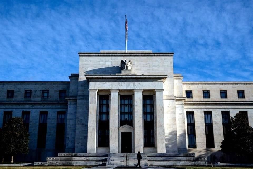 Según la encuesta de la Fed, los retrasos en la cadena de suministro, la rigidez del mercado laboral y los elevados costos de los insumos continuaron planteando desafíos en la capacidad de las empresas para satisfacer la demanda.