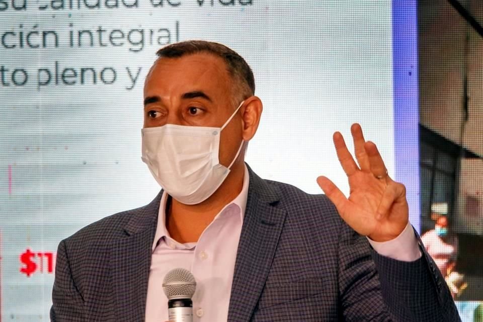 Alberto Esquer, Secretario del Sistema de Asistencia Social.
