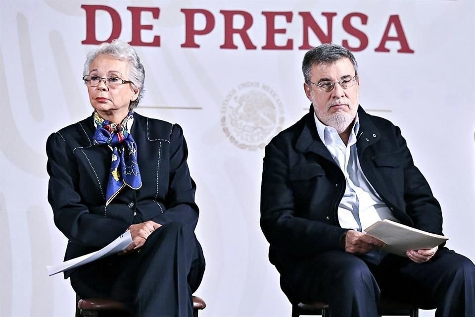 La senadora Sánchez Cordero leyó a morenistas un documento de respuesta a Julio Scherer, en el que habría reconocido que fue puente entre Gobierno y Juan Collado. 