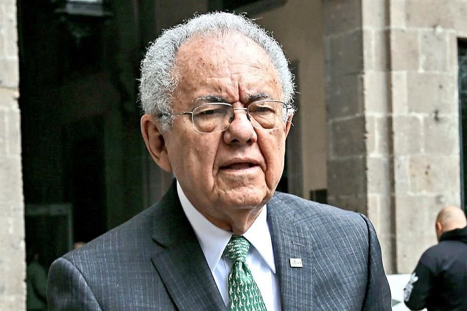 'El aeropuerto en Texcoco era un acto del Presidente Peña Nieto diciendo aquí les dejo mi legado, mi huella del paso por la historia, creo que hubo algo de eso, fue un capricho presidencial', afirmó Jiménez Espriú.