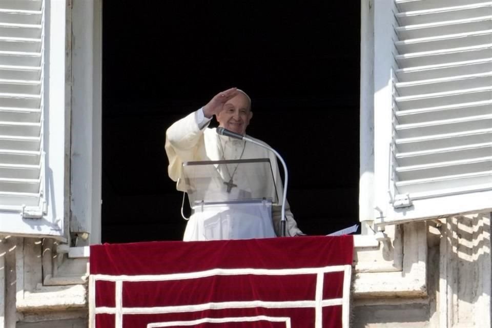 El Papa Francisco en su rezo dominical del Angelus, desde el Vaticano.