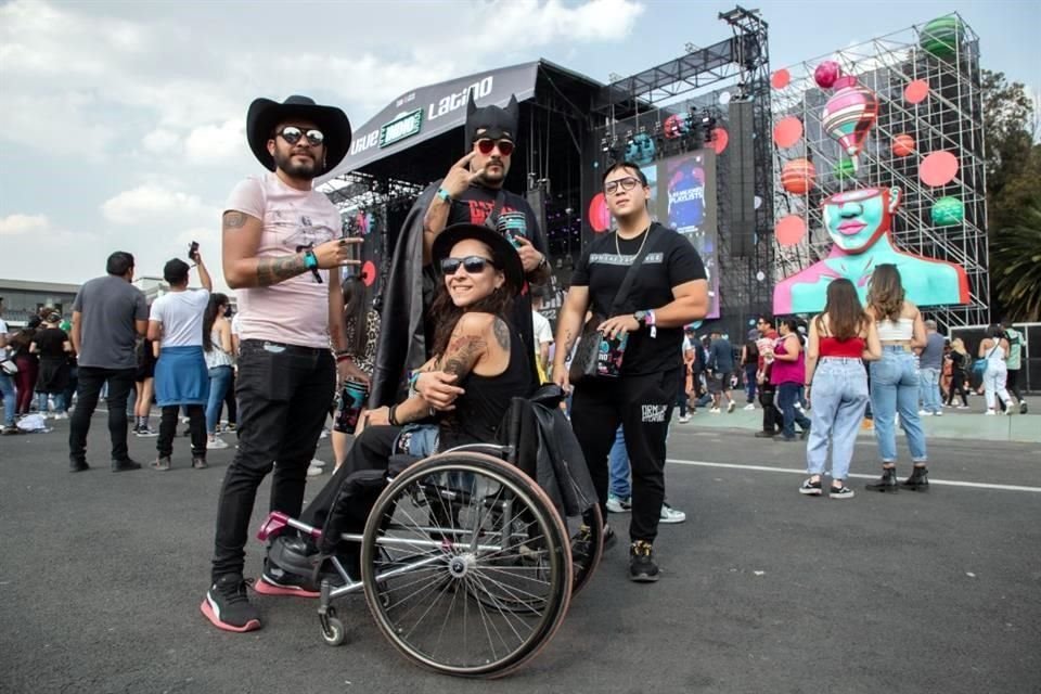 Desde temprano, la gente se juntó en el Foro Sol para olvidarse por completo de la pandemia.