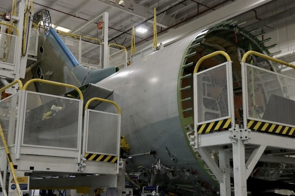 Aspecto de las instalaciones de armado y ensamblado de piezas de aviones de negocios Bombardier, ubicado en el Aeropuerto Internacional de Querétaro.