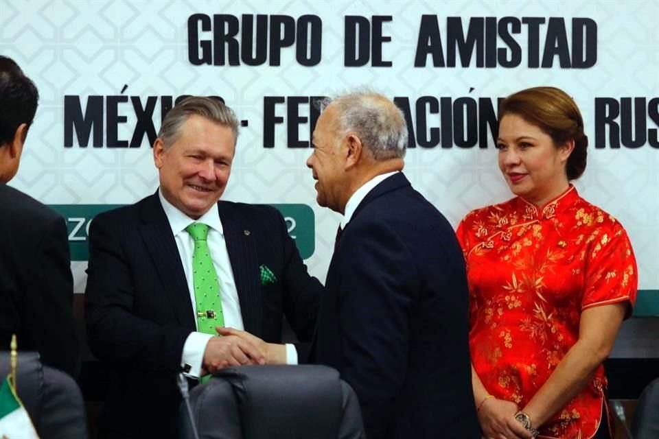 A invitación del PT, Víktor Koronelli, representante de Putin, acudió a la Cámara de Diputados donde junto con legisladores de Morena y el PRI se instaló el Grupo de Amistad México-Rusia.