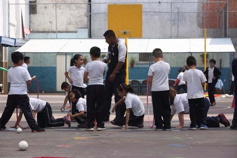 El SNTE presentó una demanda de amparo para impugnar las reglas de operación de La Escuela es Nuestra, programa prioritario de la 4T.