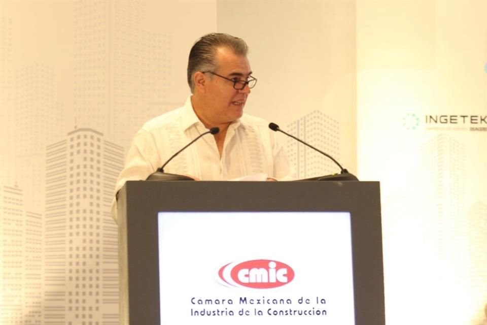 Francisco Cervantes, líder del CCE, durante su participación en CMIC.