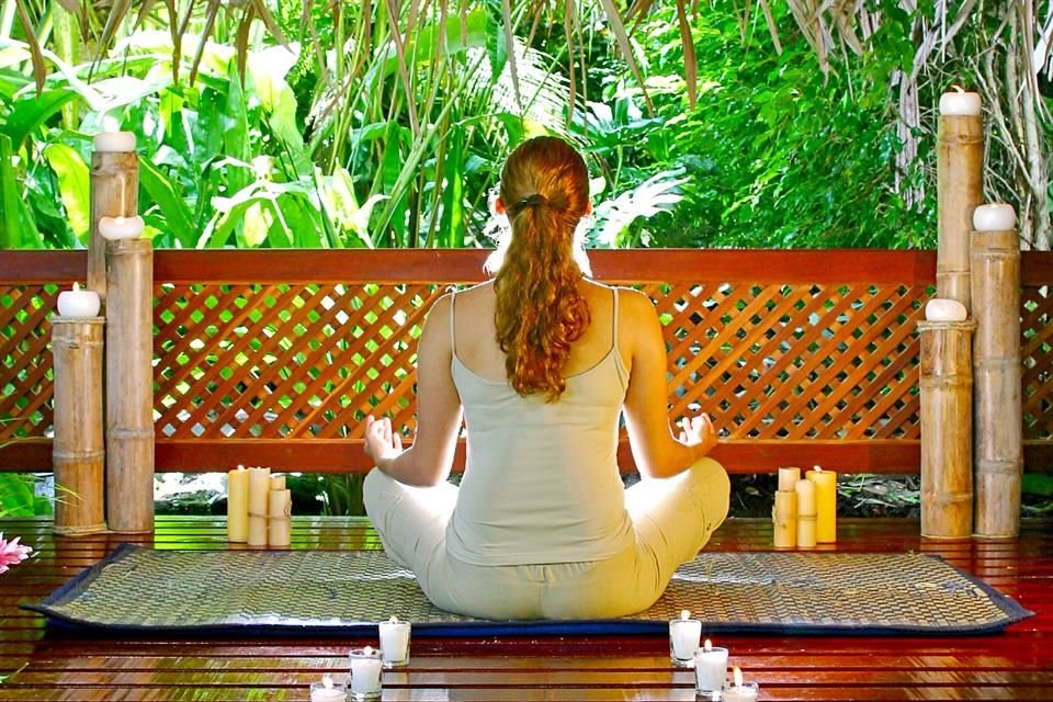 Muchos de los hoteles ofrecen masajes de spa hasta clases de yoga o meditación, baños en aguas termales, tratamientos holísticos, entre otros.