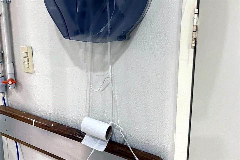 Baños sin papel en la Clínica 89 del IMSS.