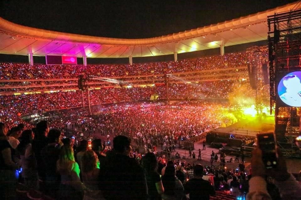 Los dos conciertos de Coldplay en el Estadio Akron dejaron dañada la cancha de las Chivas, por lo que se pospone partido contra Rayados.