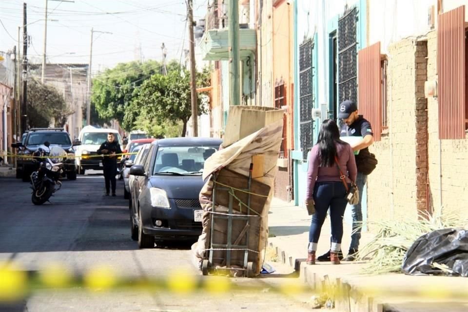 Encuentran cadáver de una persona en un diablito en la calle Churubusco y Avenida República, en el Municipio de Guadalajara.