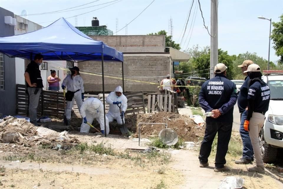 Jóvenes buscadores y autoridades hicieron primer hallazgo en su primer día de jornada de búsqueda en Tlajomulco.