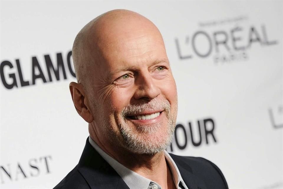 Bruce Willis le pagaba a su representante 200 mil dólares para que estuviera pendiente de su deterioro cognitivo en el set.