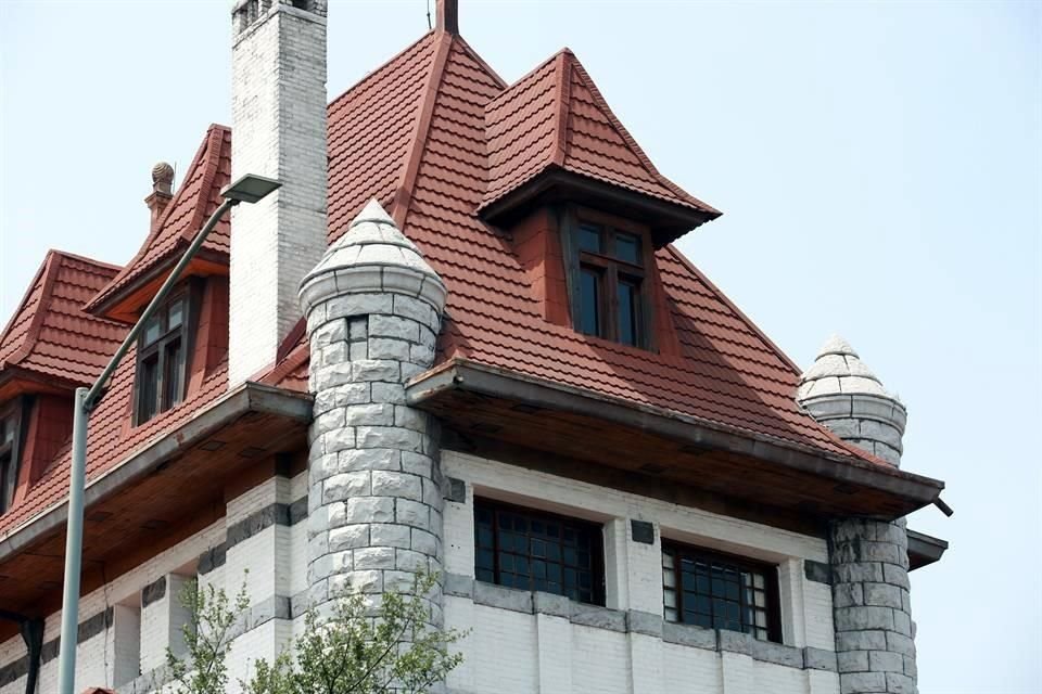 La construcción de la vía férrea que uniría a Monterrey con el Puerto de Tampico requirió la edificación de esta Estación. De ahí su nombre Del Golfo. 
