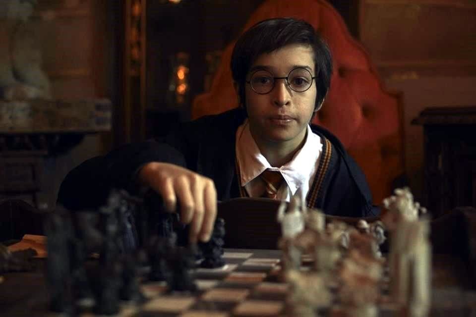 El grupo de teatro Cinema Canta presentó un recorrido interactivo que se presentará varios meses en el Palacio de las Vacas interpretando a Harry Potter.