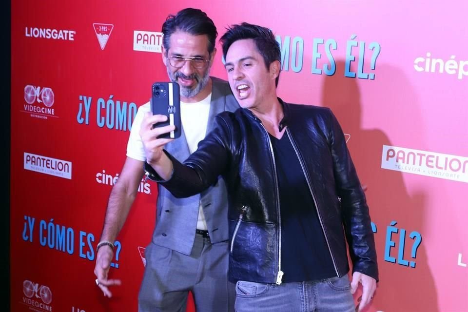 Ochmann y Rodarte provocaron algarabía en la alfombra roja.