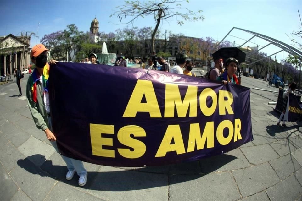 Concentración en  Plaza Liberación previa a la aprobación del matrimonio entre personas del mismo sexo.