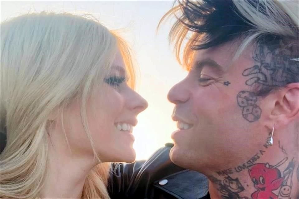 Avril Lavigne y Mod Sun.